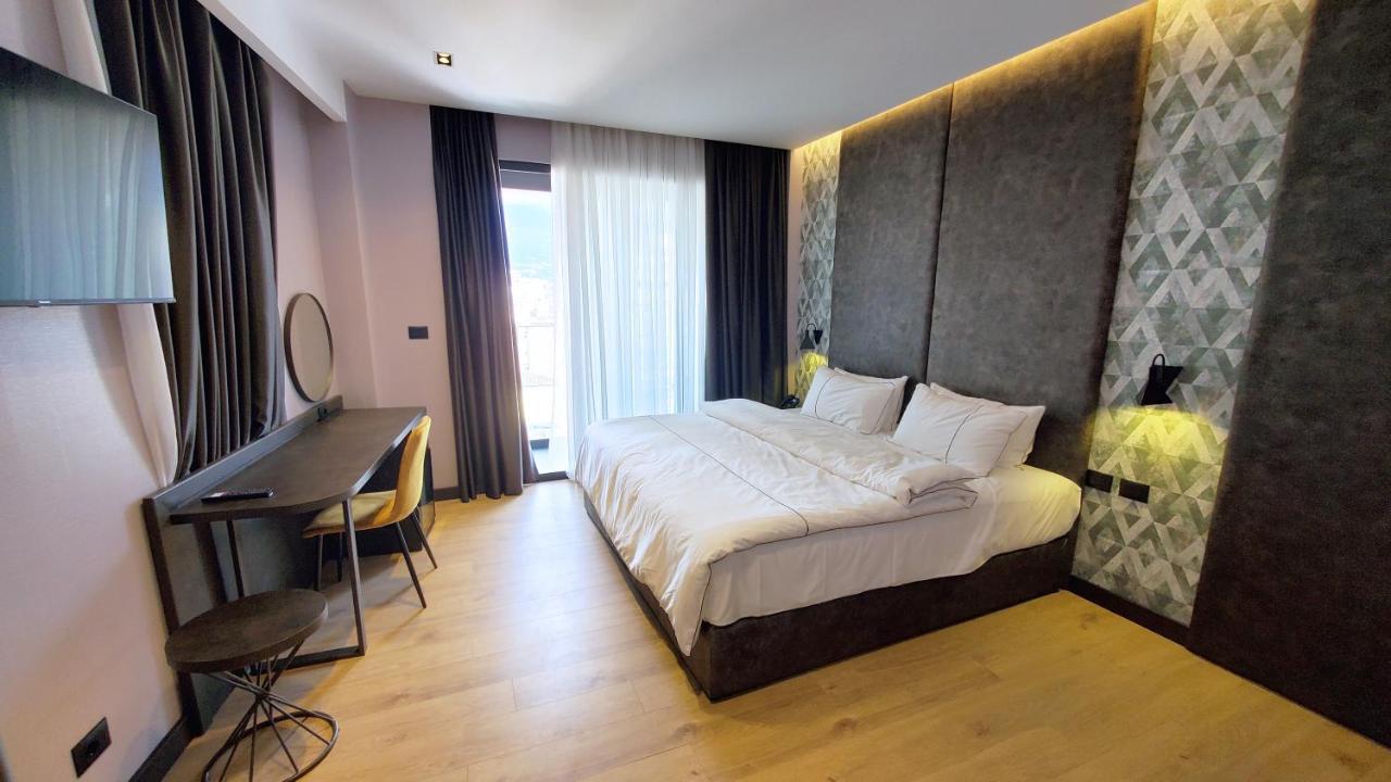 Starlight Hotel Tirana Exterior foto
